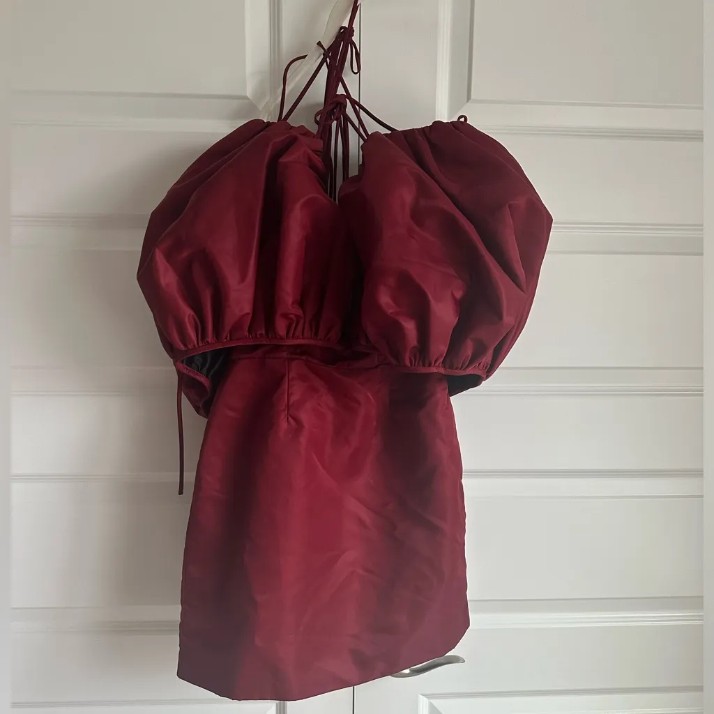 LaQuan Smith Puff Sleeve Mini Dress‎ in Oxblood- New with tags - Image 8