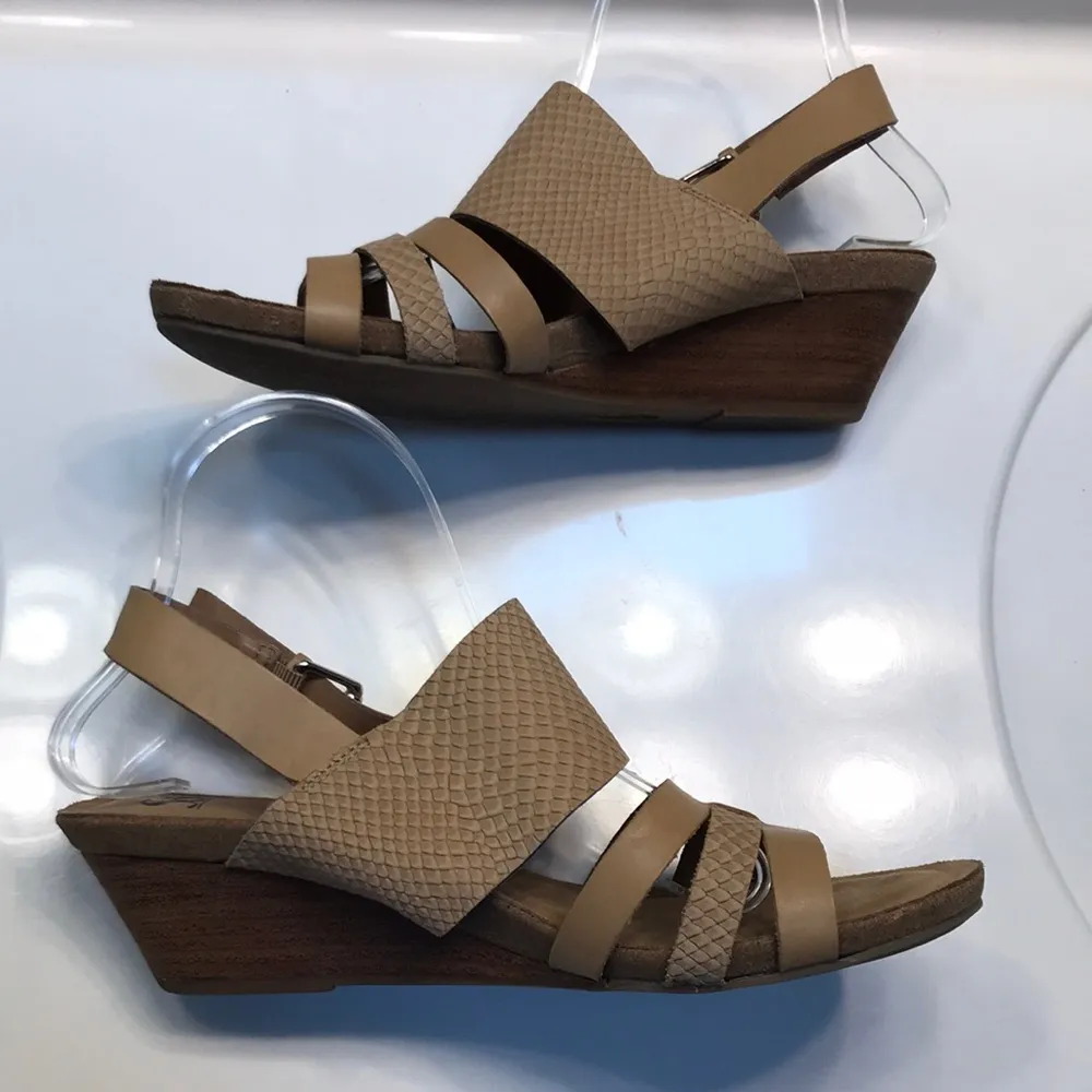 Sofft Women’s Velora Leather Snakeskin Textured Tan Ankle Strap Wedge Sandals Size 9.5 - Image 5