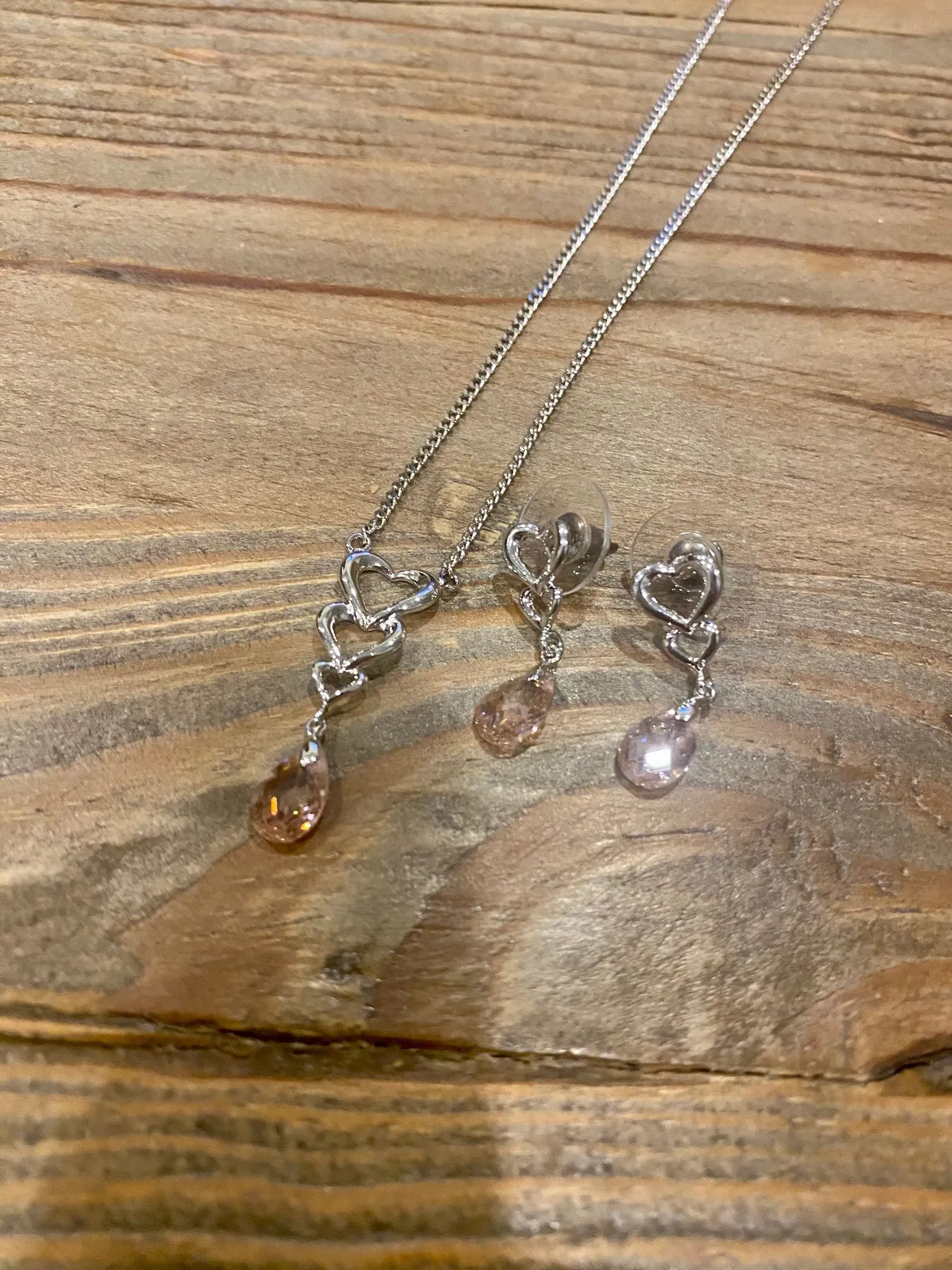 NIB  England Jewellery Hearts Necklace and Earrings Set, Pink - Image 9