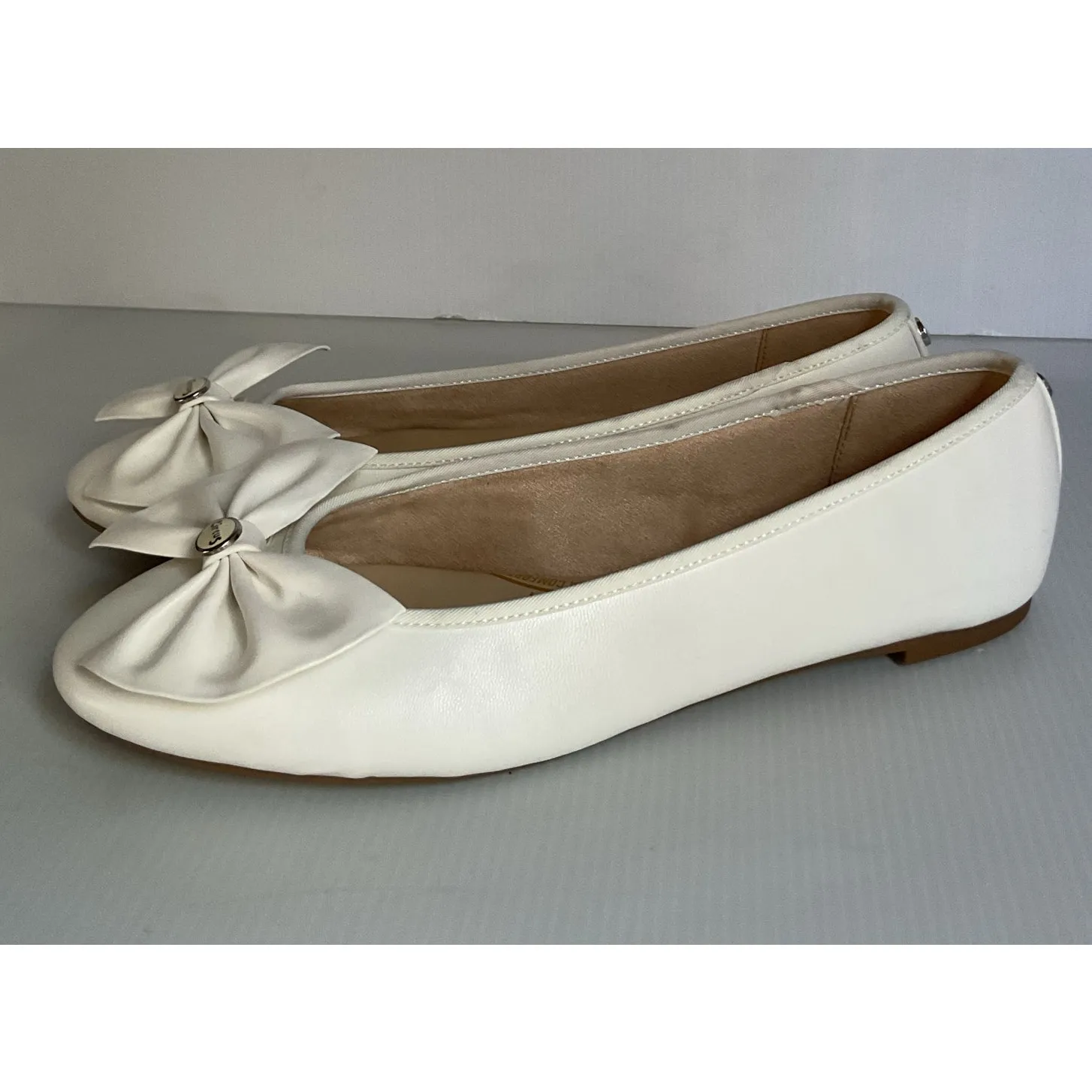 Circus by Sam Edelman White Bow Ballet Flats Women’s Size 9.5 Comfort Shoes - Image 2