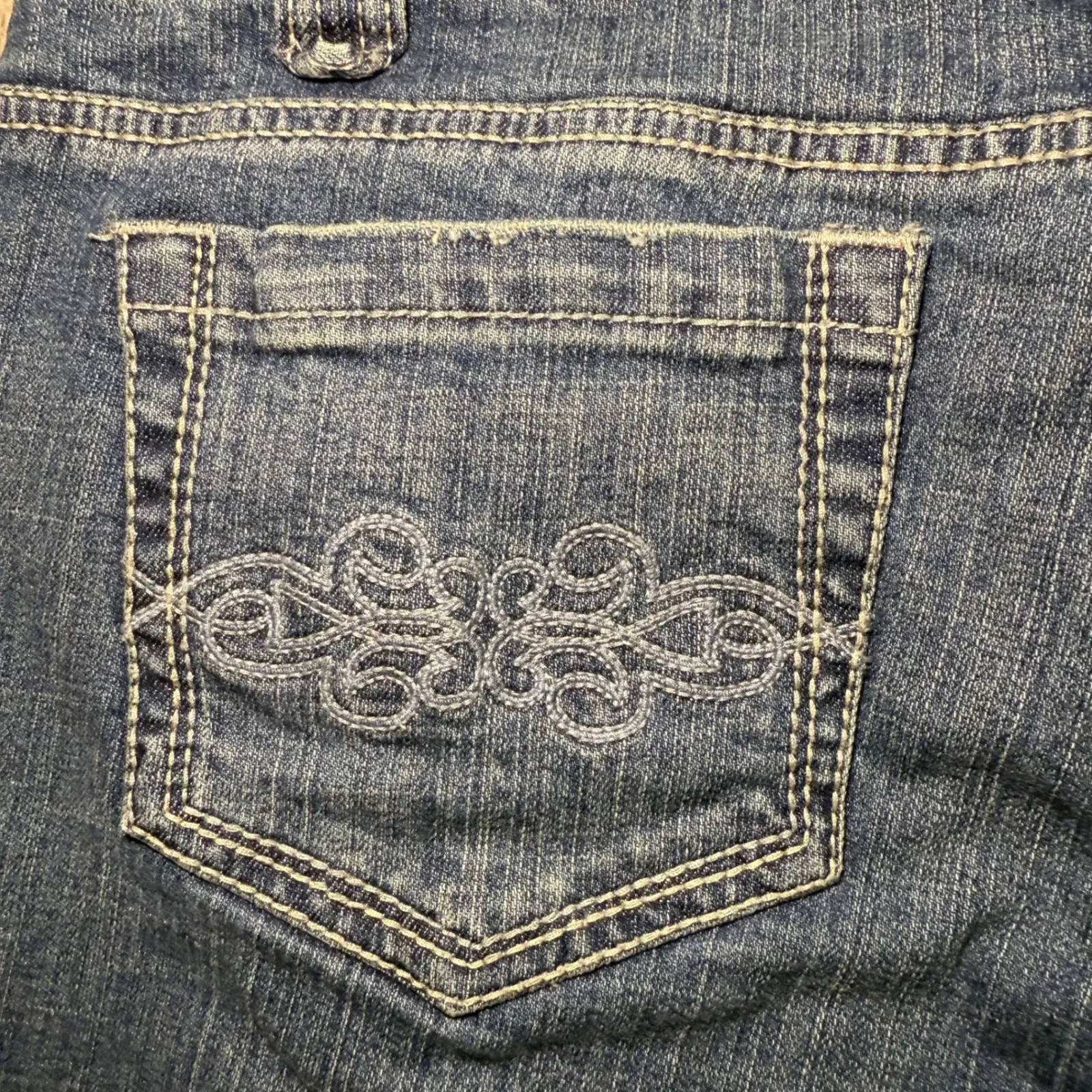 VTG y2k Aeropostale Chelsea Bootcut Jeans Embroidered Women 13/14 Denim Whiskers - Image 8