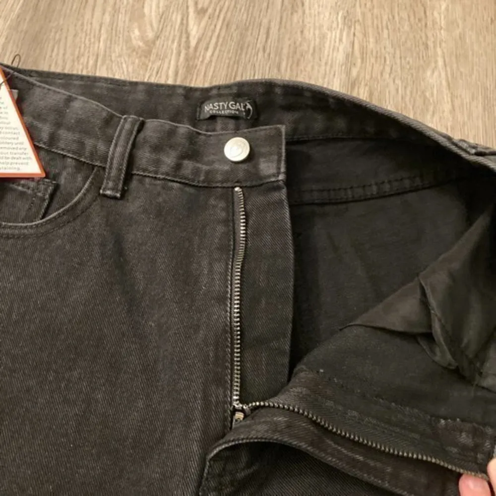 Nasty Gal Strike a Pose Distressed Mom Jeans Size 8 NWT - Image 7