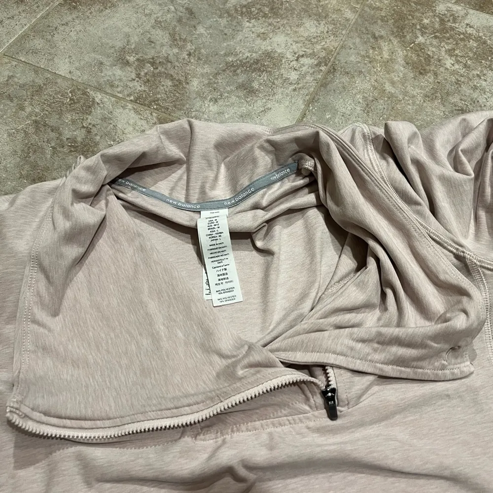 NWOT New Balance Long Sleeve Athletic Pullover Light Pink 1/4 Zip Top Medium - Image 7