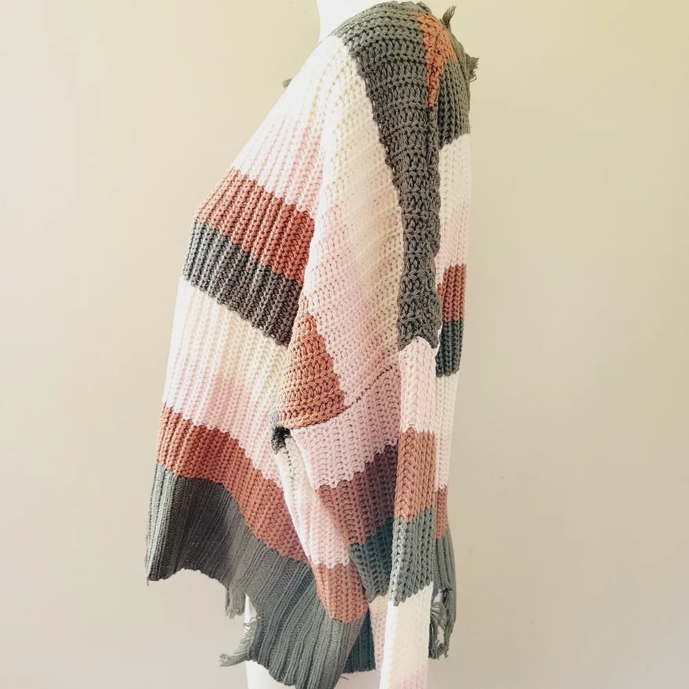 Wonderly striped chewed hem sweater size large - Image 5