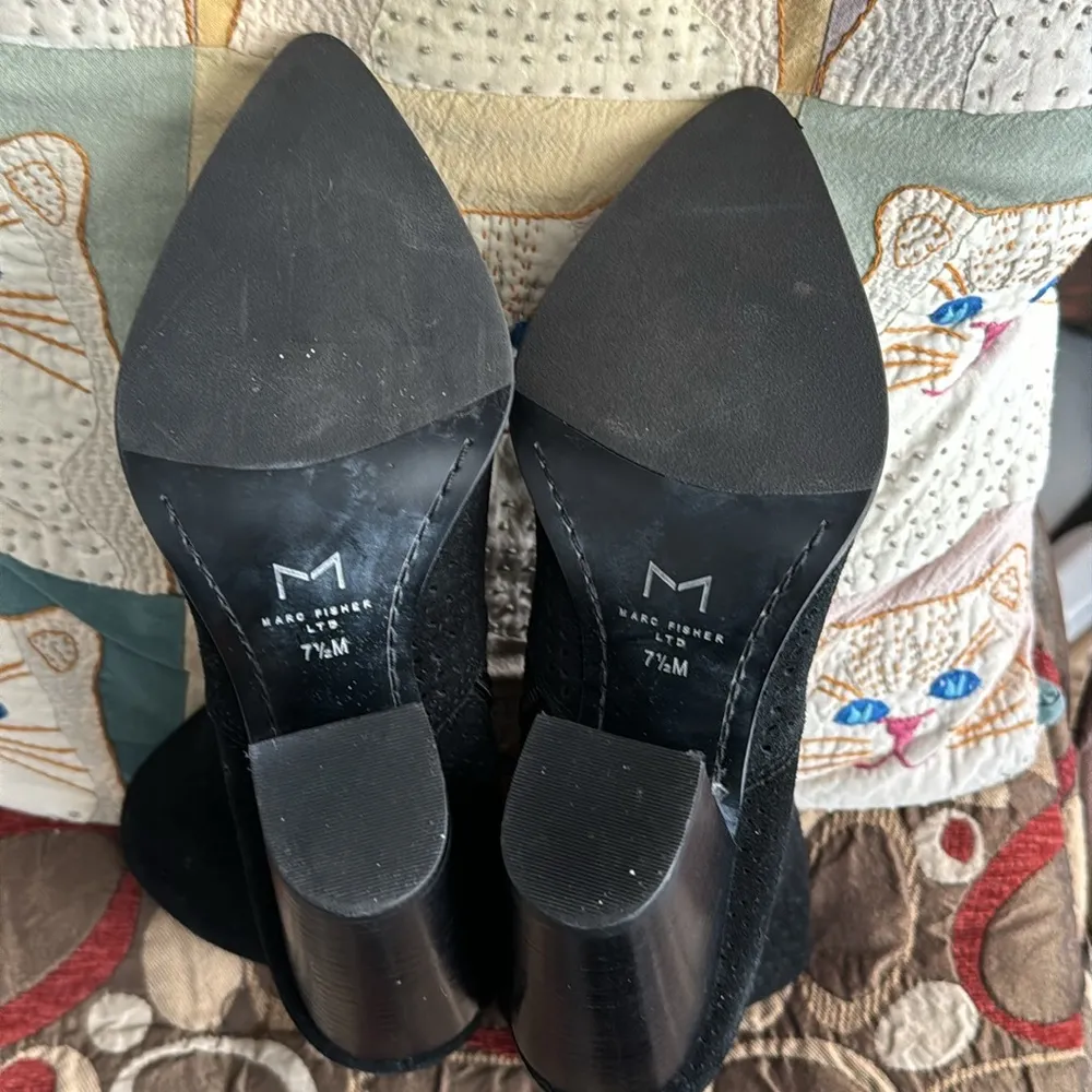 MARC FISHER SHORT SUEDE BOOT SZ: 7.5 - Image 5