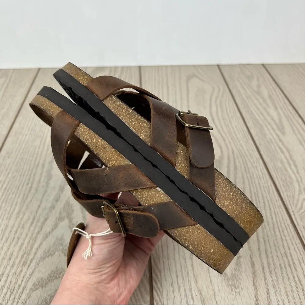 White Mountin Hobo Strappy Sandals 6 Brown Leather $60 Birkenstock Style - Image 3