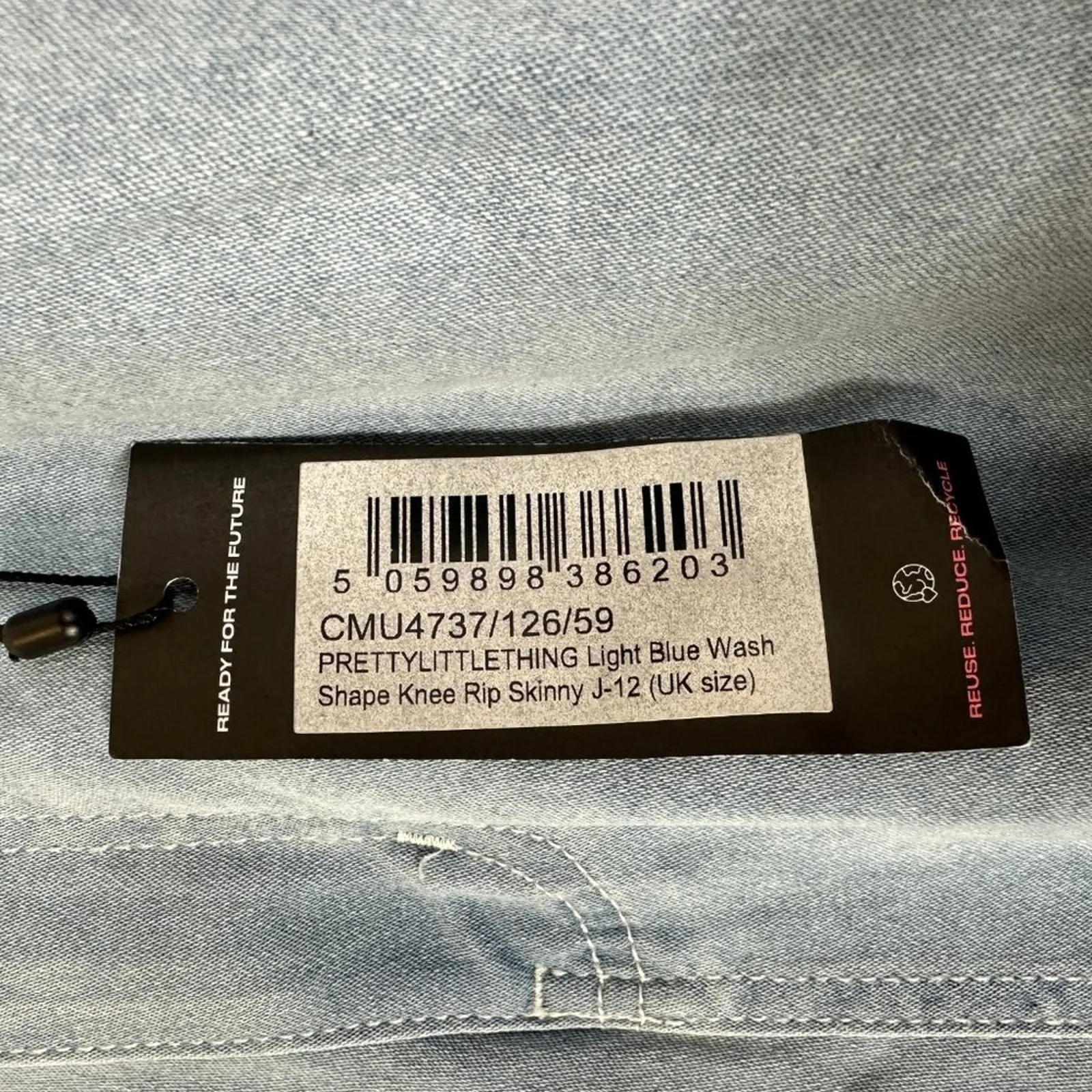 NWT PrettyLittleThing Skinny Jeans Womens 8 Light Wash Knee Ripped Distressed - Image 8