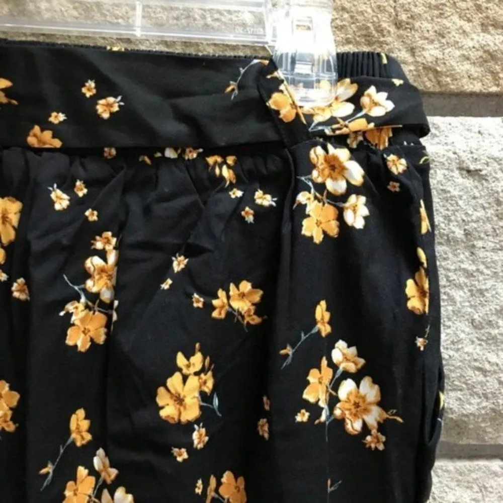 Torrid Black Floral Challis Tie Front Pants 00 - Image 9