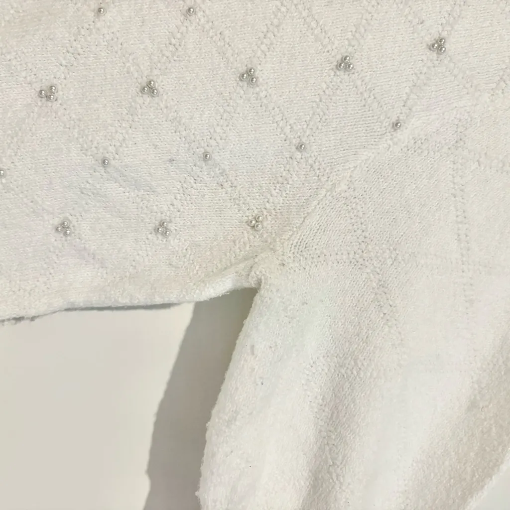 Versona Faux Pearl‎ short sleeve Sweater white size large - Image 2