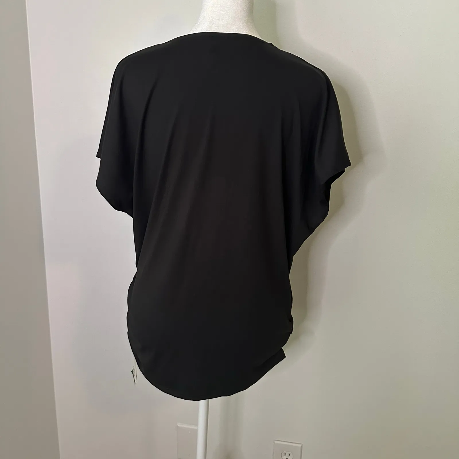 Halara black short sleeve wrap-front top size L NWT - Image 4