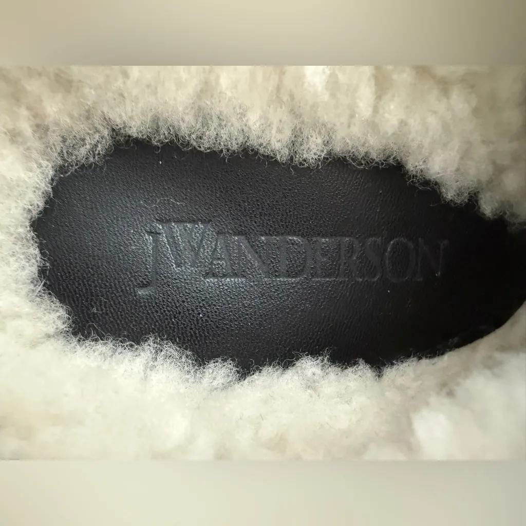 JW Anderson Beige Lamb Leather Shearling Chunky Gold Chain Loafer Clog Mules Tan Size 10 - Image 2