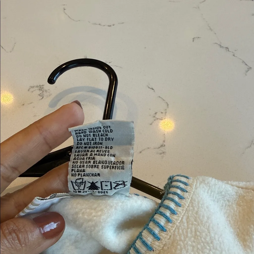 White Stag Cream Sweater with Winter Scene - Image 11