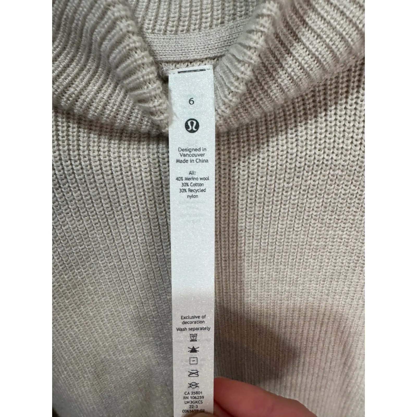 Lululemon‎ Merino Wool-Blend Ribbed Turtleneck Sweater Oatmeal Sz 6 - Image 5