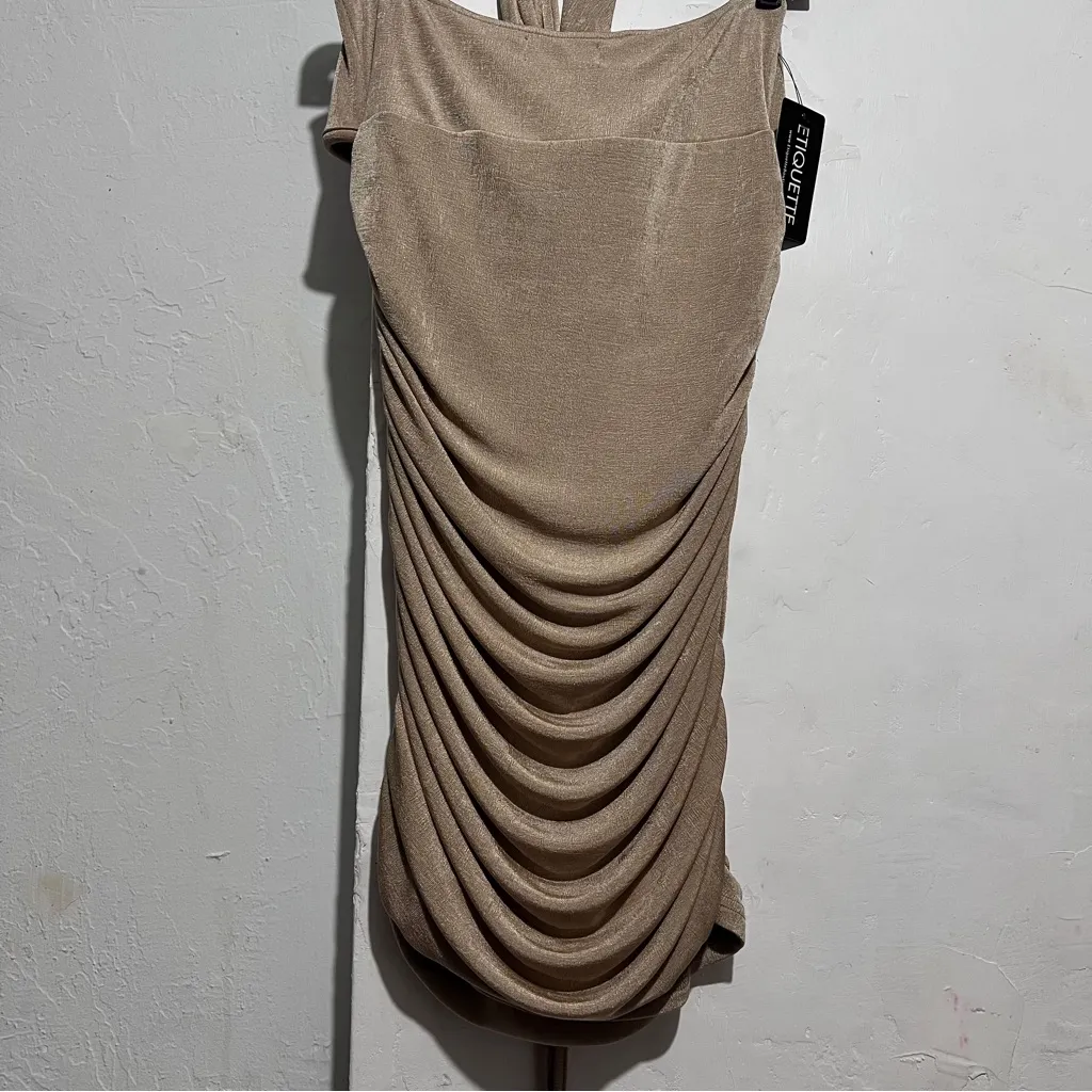 ETIQUETTE halter cross ruched mini dress size large New : Box LO3: Tan - Image 6