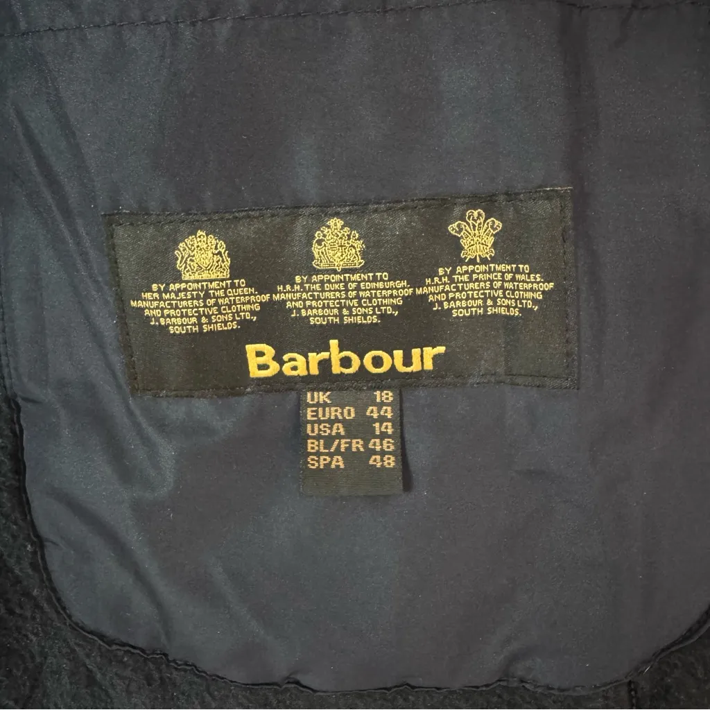 Barbour Combe Polarquilt Barn Jacket in Navy Size 14 - Image 7