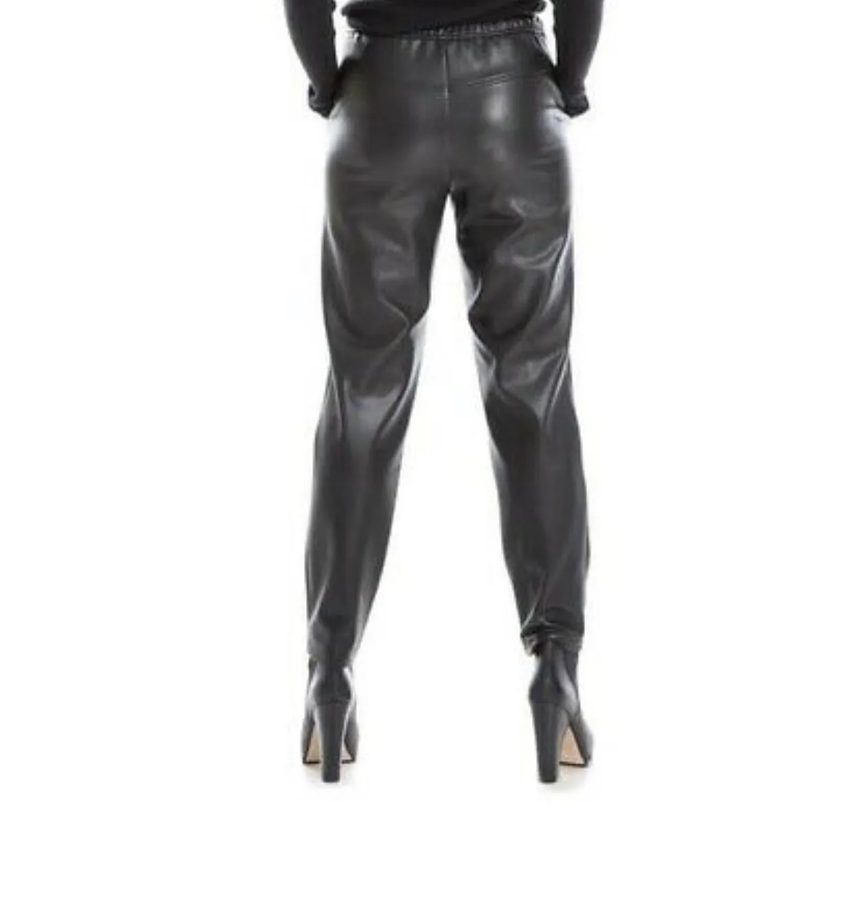 Max Studio  - Image 2