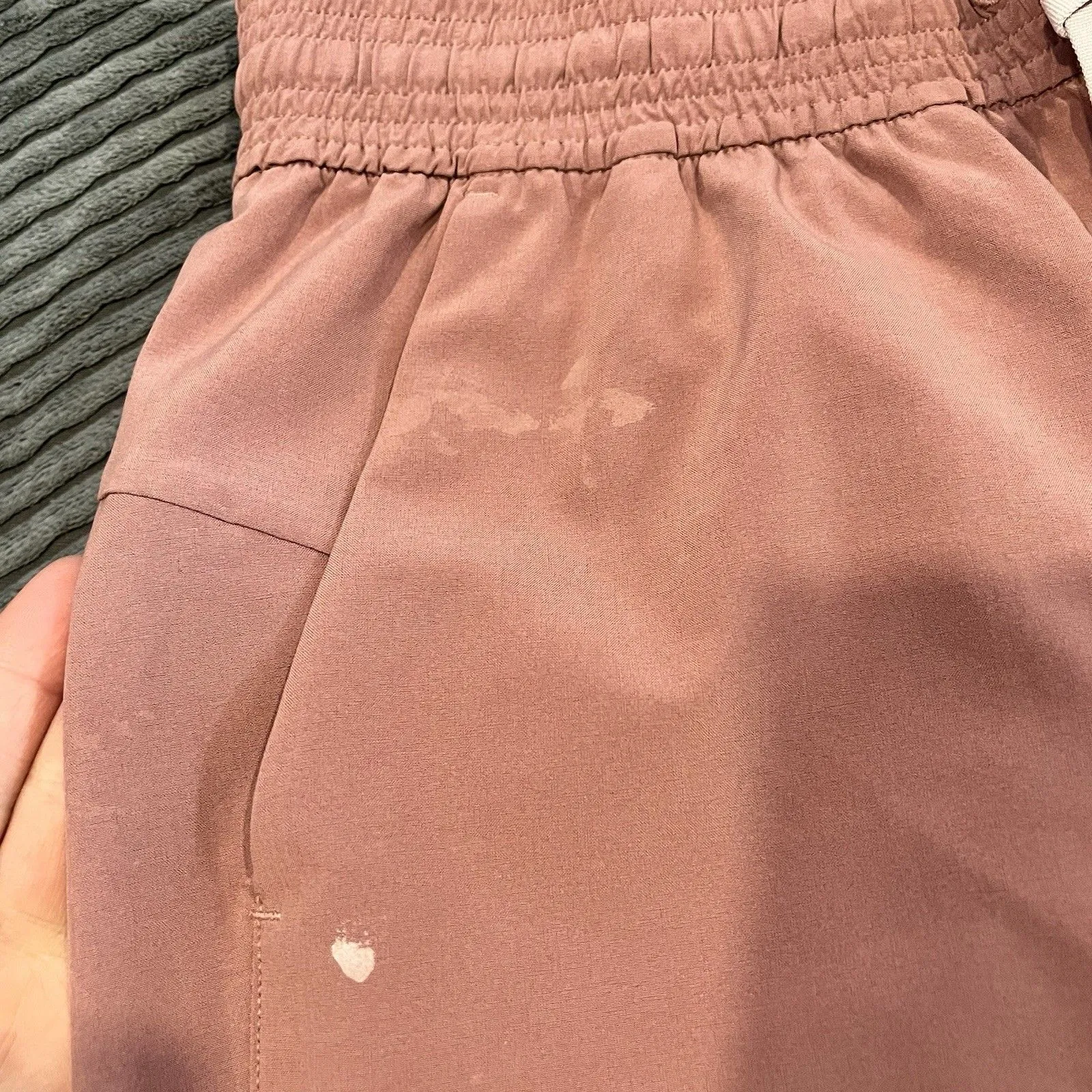 Lululemon On The Fly Shorts 2.5" Women 4 Casual Travel Gym Spanish Rose - Image 2