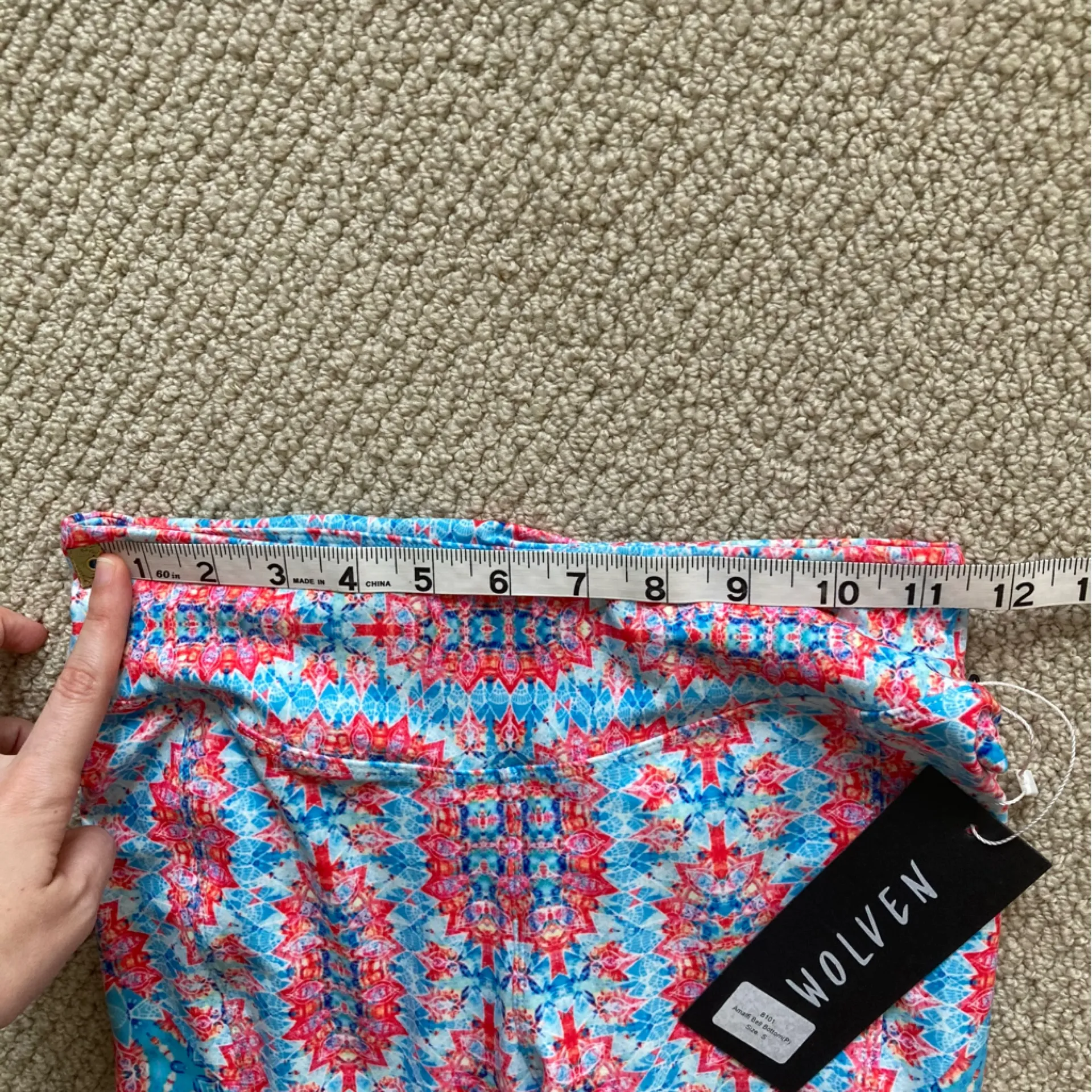 NEW Wolven Amalfi Flare Bell Bottoms Pants Size Small Red Pink Print Soft NWT - Image 5