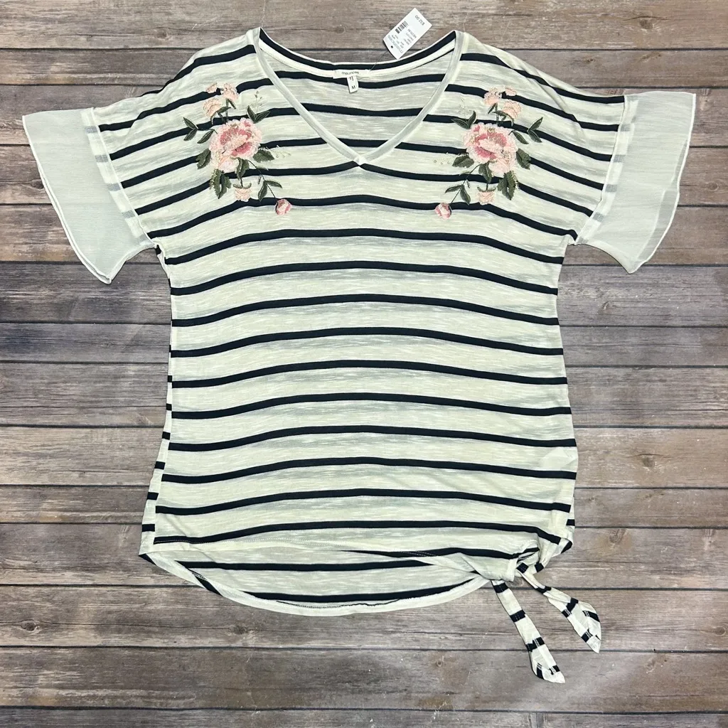 Maurices Ivory Navy Stripe Floral Embroidered Tie V Neck Short Sleeve Medium NWT - Image 7