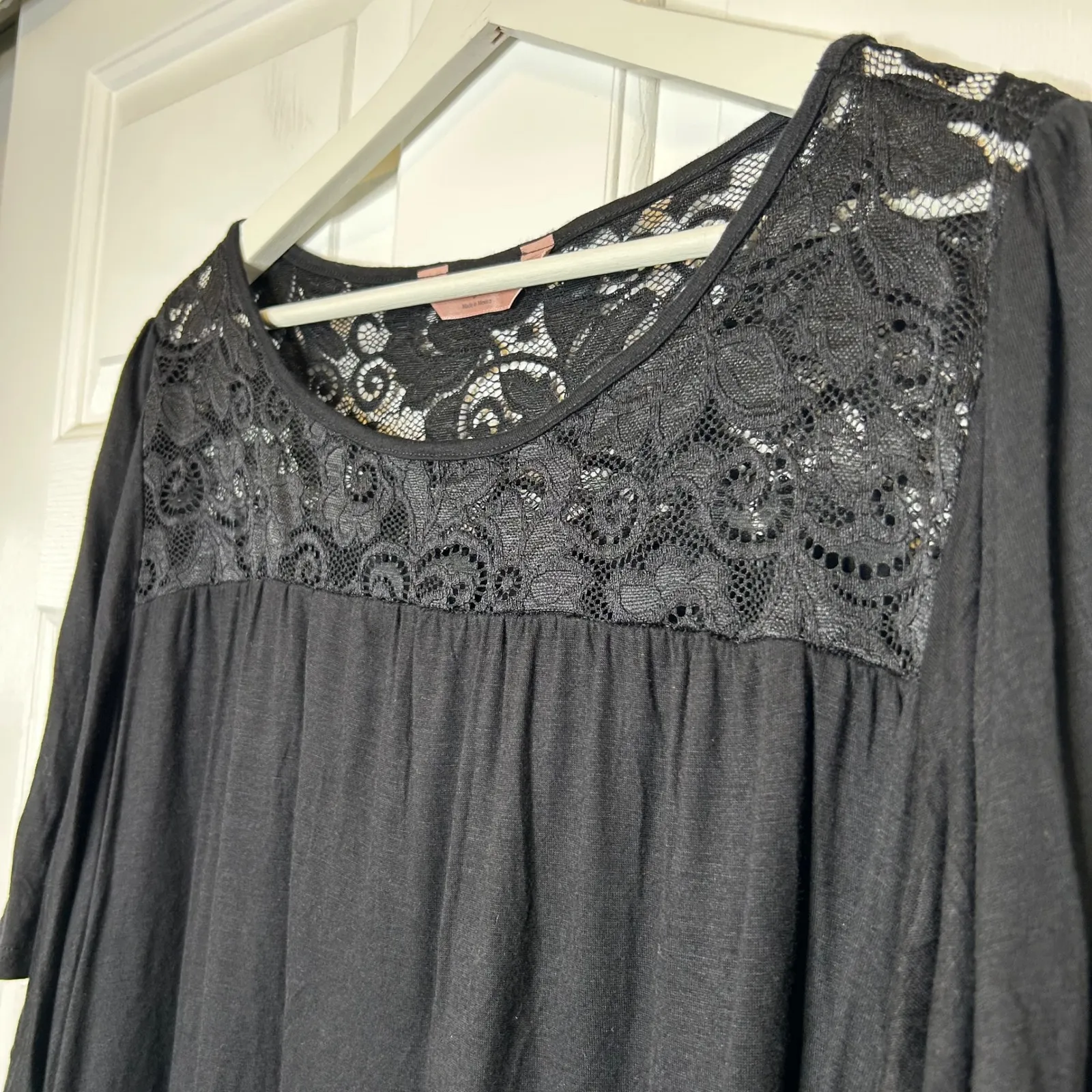 SJS Plus Size 1X Black Lace Flutter Sleeve Blouse Top - Image 3