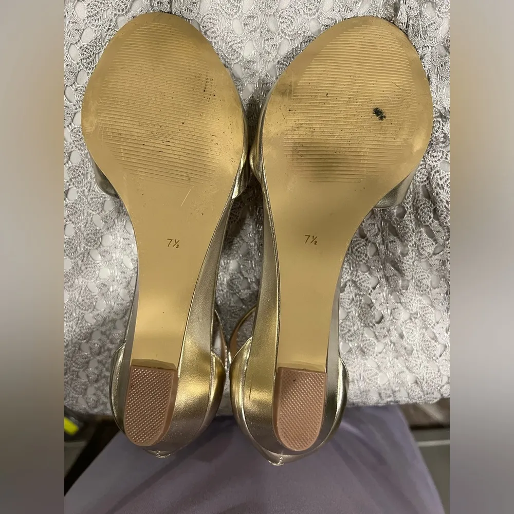 Badgley Mischka Jeweled Sandals Women’s Gold Size 7.5 Strappy Wedge Heel - Image 16