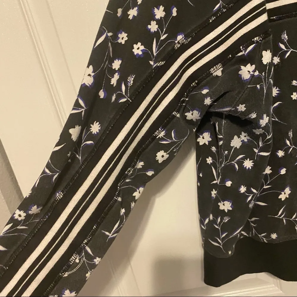 DKNY sport jacket in small - Image 3