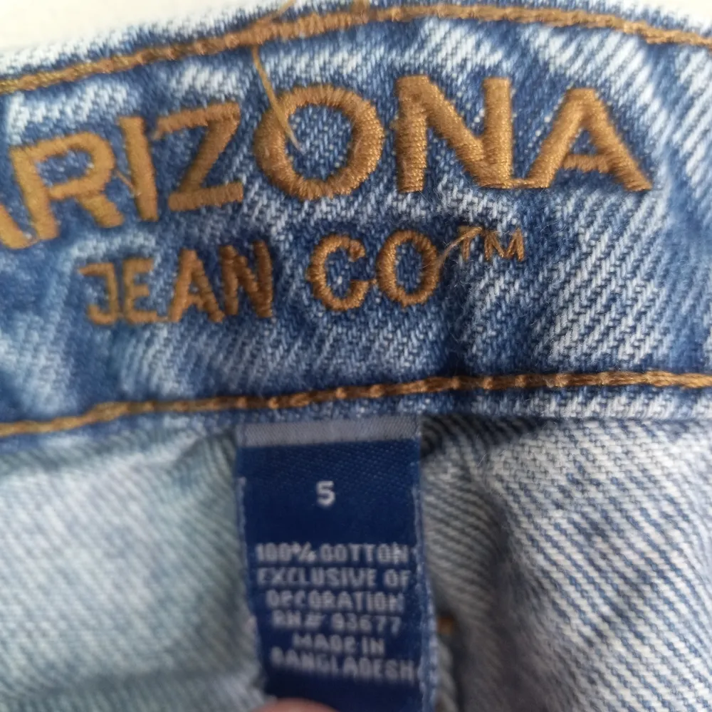 Arizona 5 27 Distressed Cotton Raw Hem Denim Jeans Shorts - Image 5