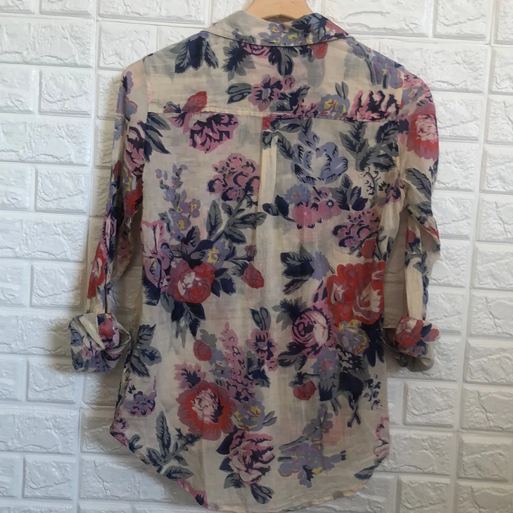 Chelsea & Violet floral button up blouse‎ - Image 4