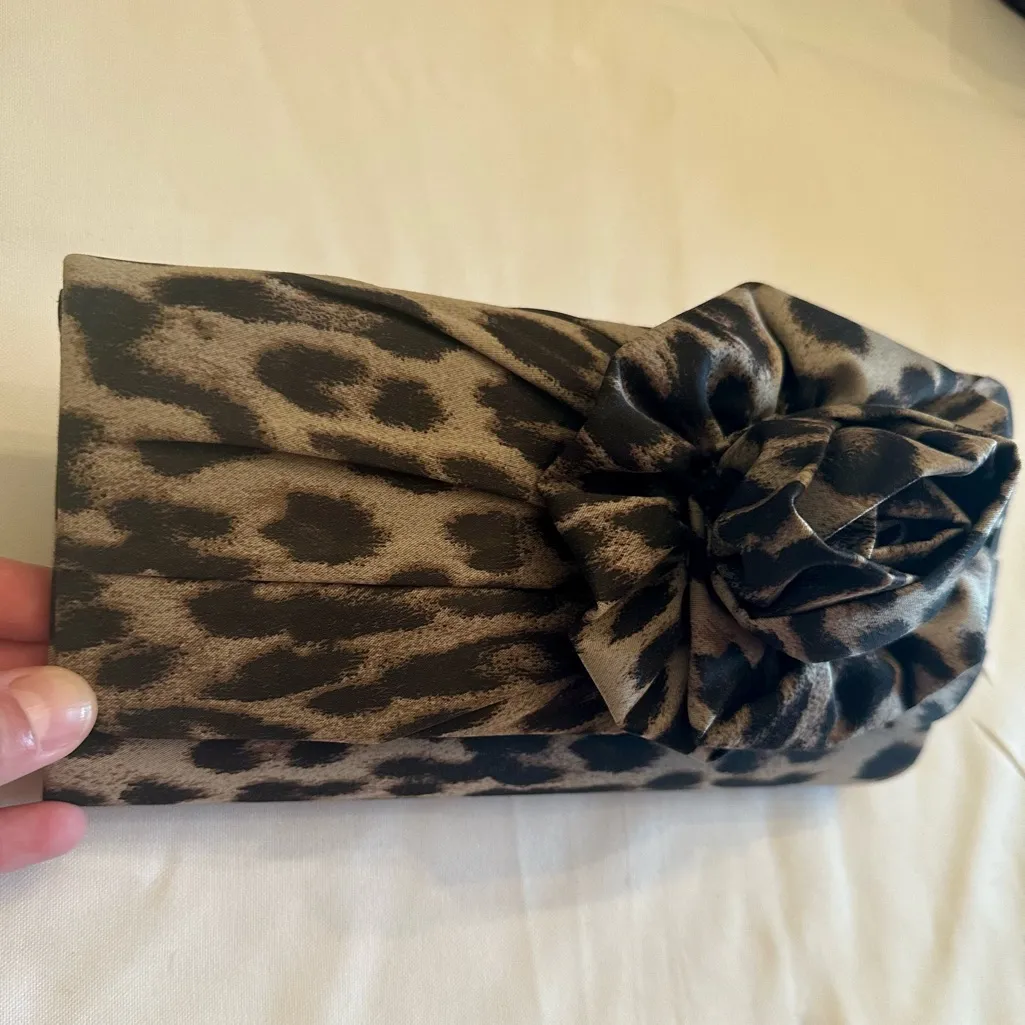 Adorable Leopard Print Handbag - Image 5