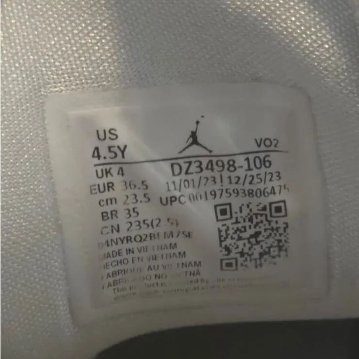 Jordan White Sneakers - Image 14