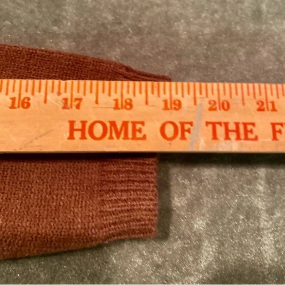 #320 BROWN Stretch Crew Neck Sweater Size M - Image 7