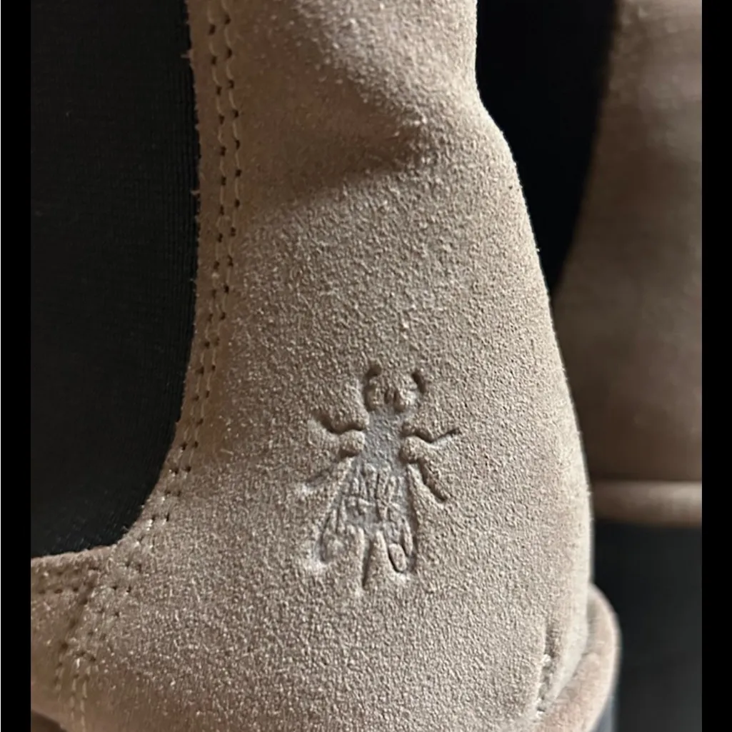 Fly London Boots Women's Size 5.5 Chelsea Wedge Suede Ankle Camel - Image 5