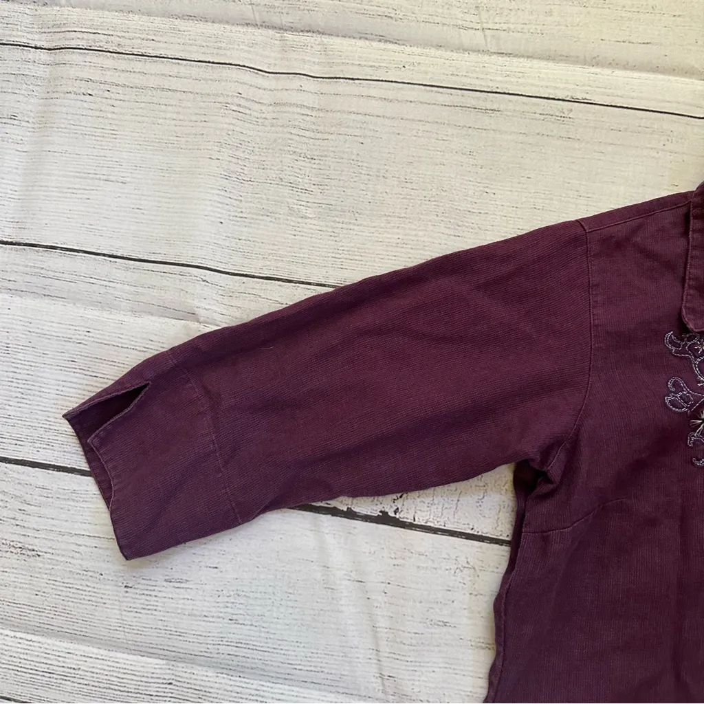 Patagonia Dulce floral embroidered size small button shirt Purple burgundy - Image 2