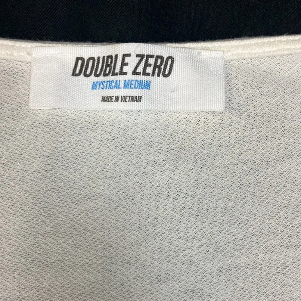 Double Zero  white shortsleeved wrap blouse woman’s size medium - Image 5