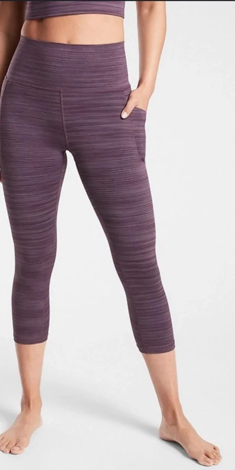 Athleta Women’s Salutation Stash Pocket Capri Crops Leggings Small - Image 2