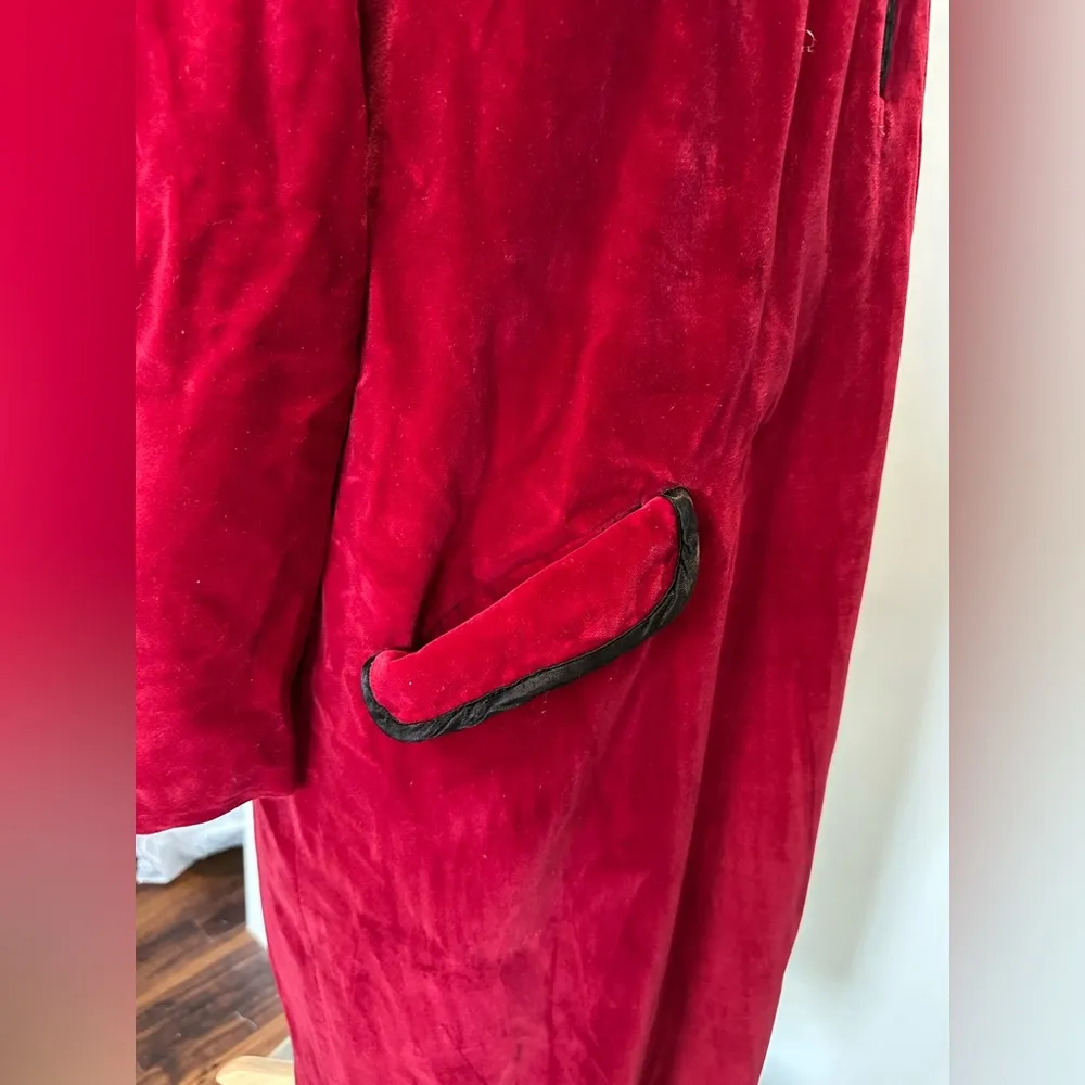 Vintage 1960’s maroon velvet ladies swing coat Styled by Lou Ritchie Size undefined - Image 5