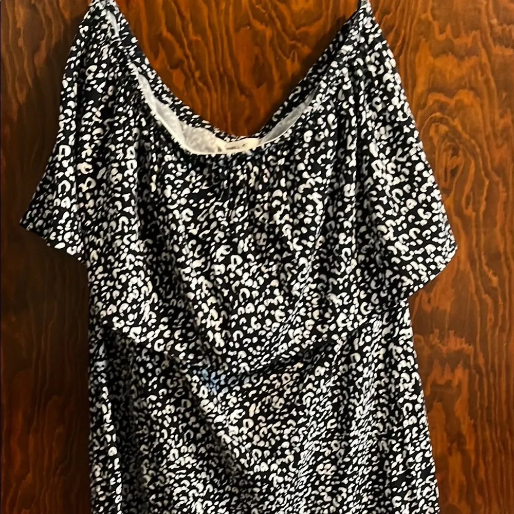 EUC Women’s O'Neill Black and White Strapless Sheath Midi Dress Size L - Image 3