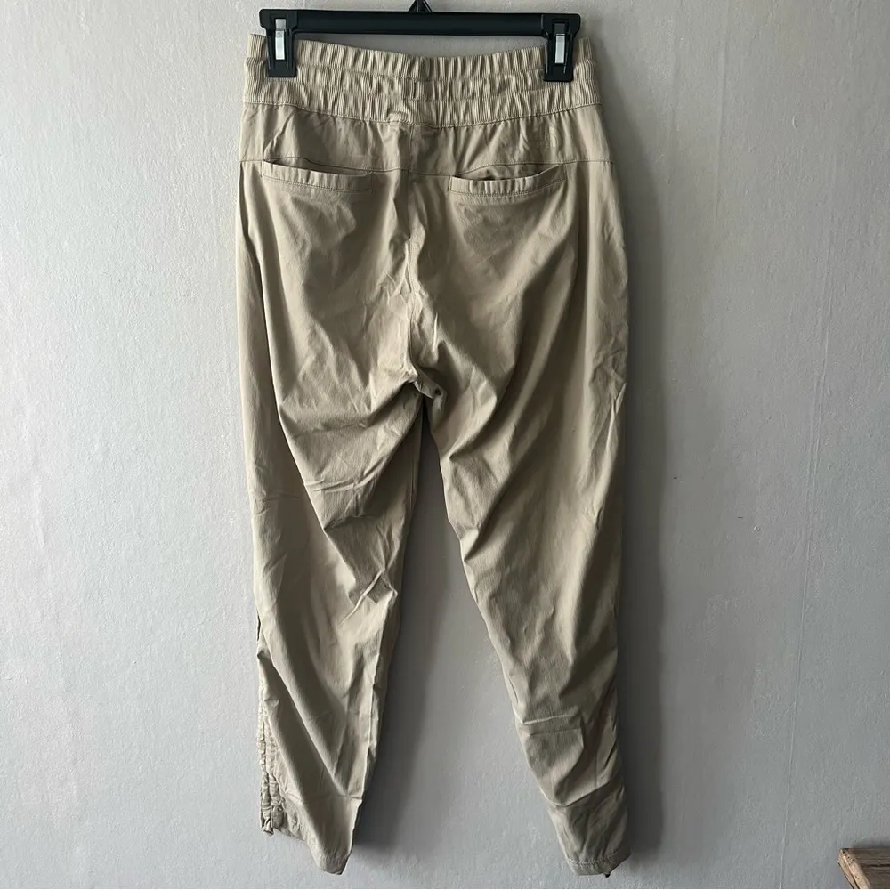 The North Face Tan Lightweight Hiking Pants Size Medium - Image 6