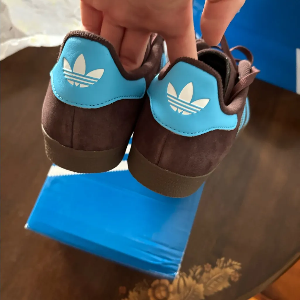 Adidas Brown Sneakers with Blue Stripes - Image 10