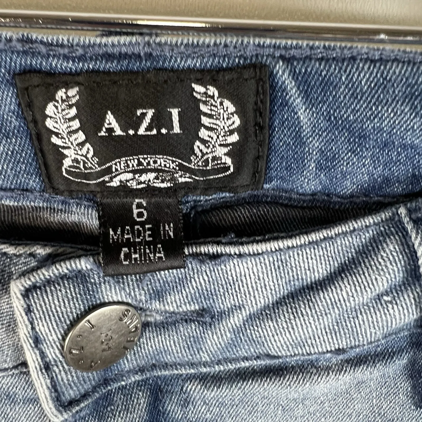 AZI New York Womens Jeans Size 6 Stretch Demin Patchwork Frilled Bottoms Crop Blue - Image 4