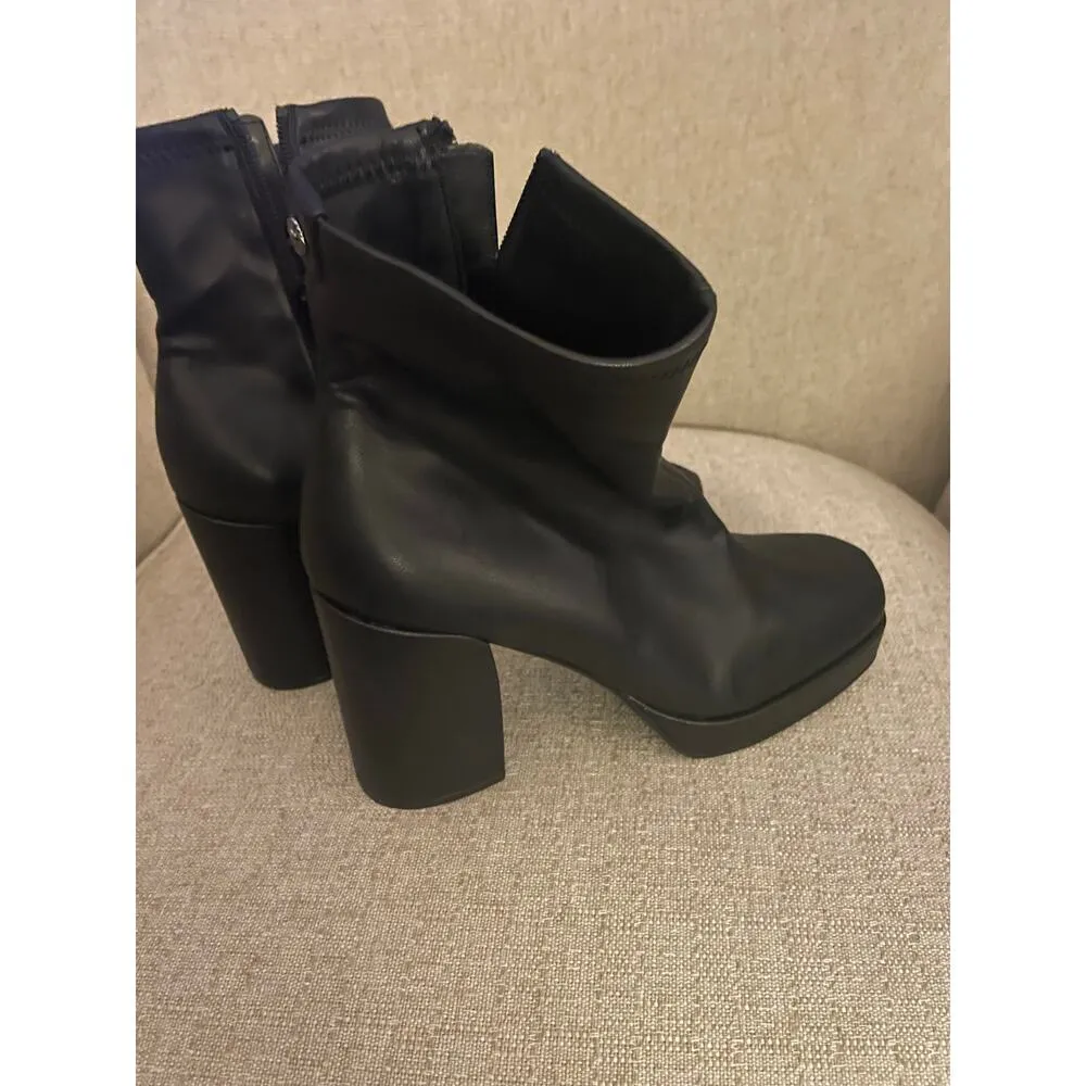Anne Klein, City Block New Ankle Boot in Black, S86 - Image 4