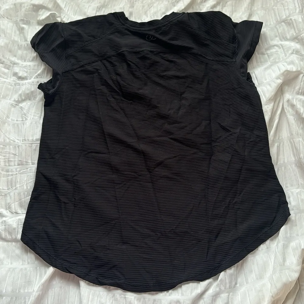 Rarely worn, size extra small, athletic shirt, dicks sporting goods “calla” - Image 2