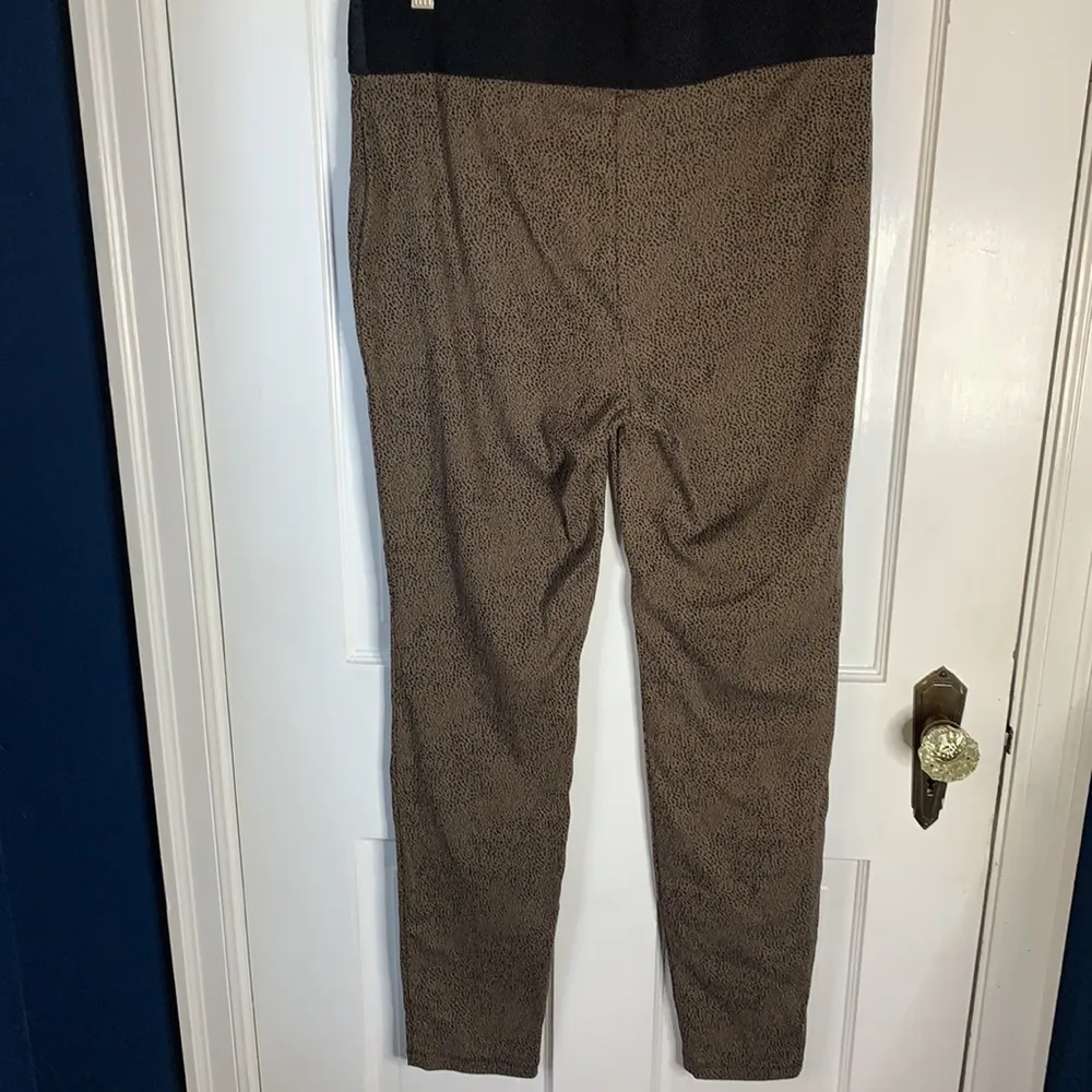 Soft surroundings Sassy Speckled Animal Print Leggings Pants W-048 Sz M - Image 4