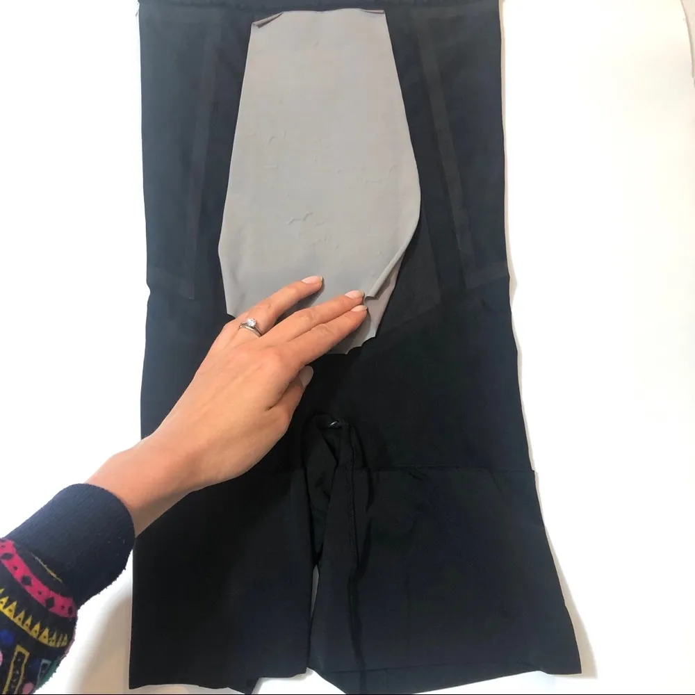 Spanx High waist black mid tights shorts Medium - Image 9