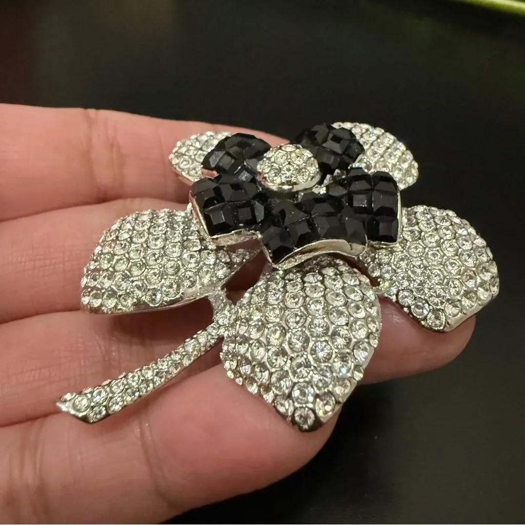Unsigned Sterling Silver 925 Pave Crystal Black /Clear Rhinestones Flower Brooch - Image 7