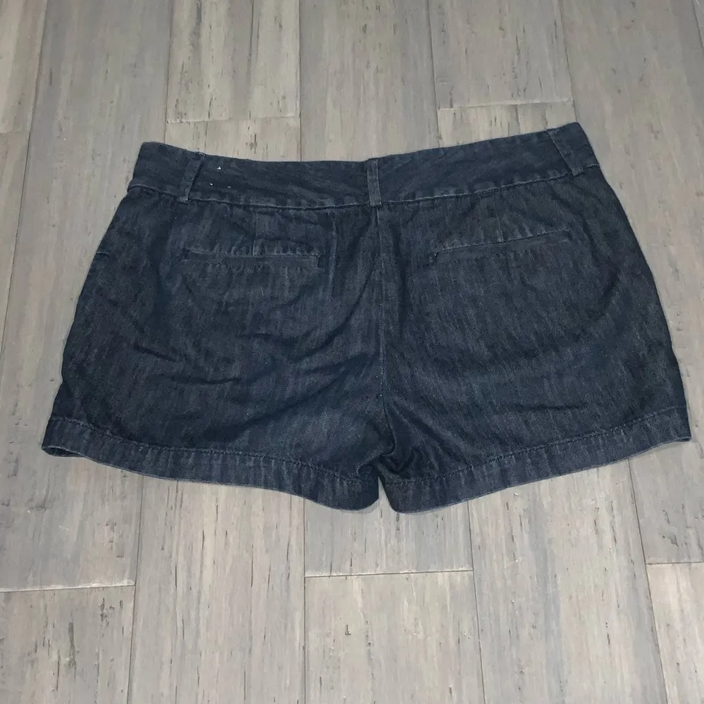 Ann Taylor LOFT Dark Wash Denim Flat Front Flat Hem High Waist Cotton Shorts 6 - Image 8