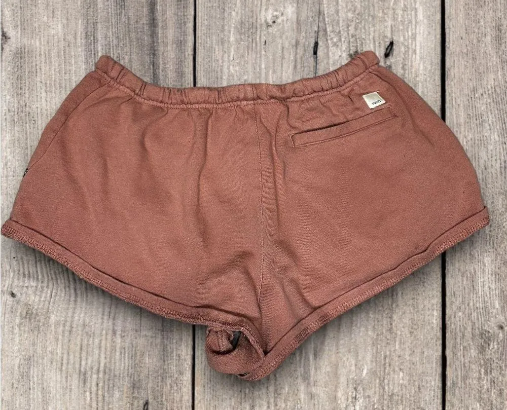 Women’s XS Vuori sunny side shorts - Image 2