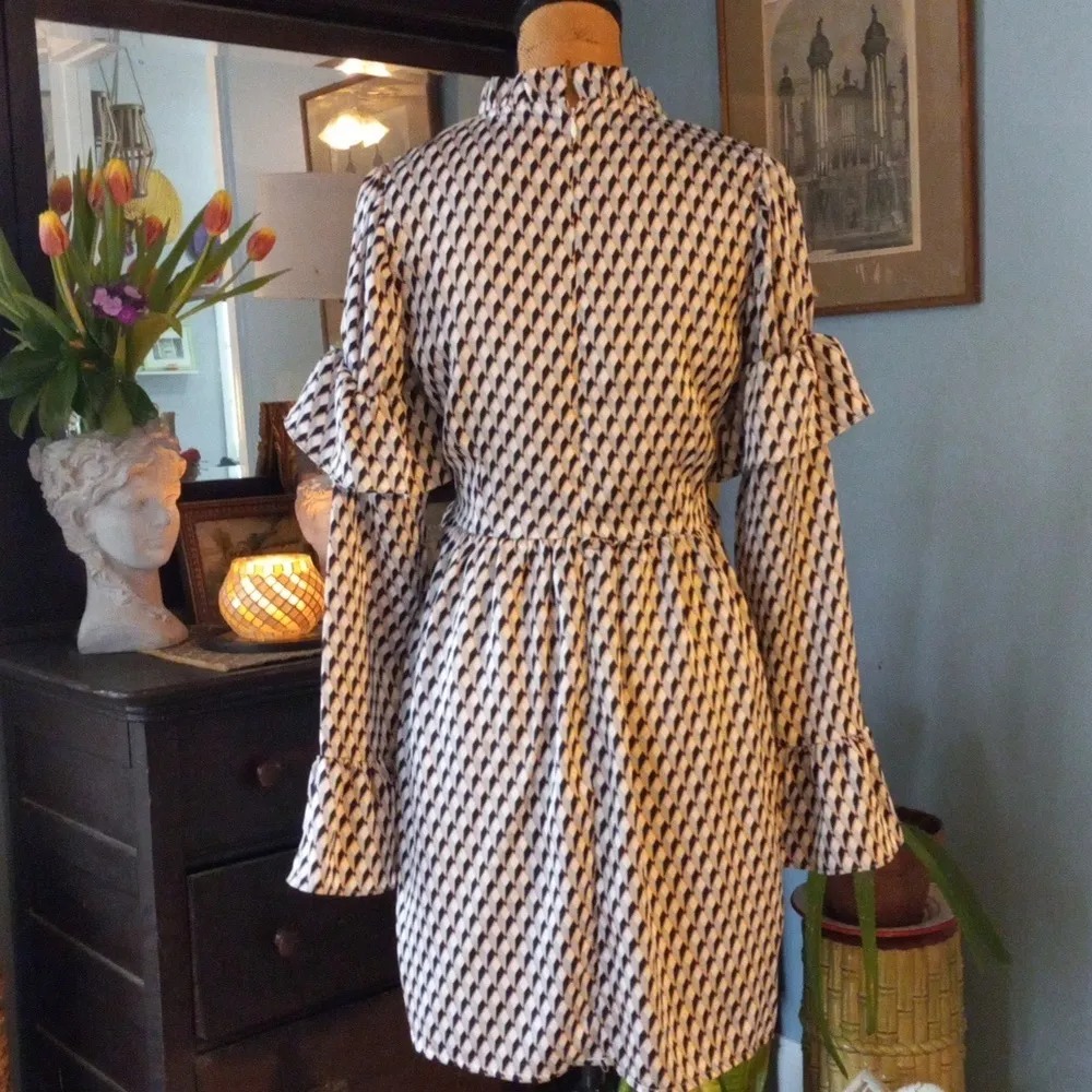 Missguided Long Sleeve Frill Dress in Multicolored Geometric Print - Image 9