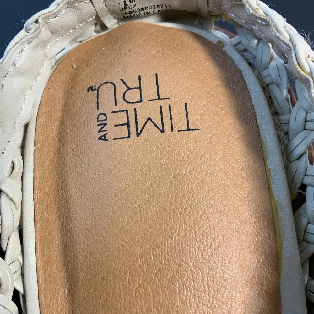 Time and Tru! Women’s SinLight Beige Woven Heeled Mule Shoes Size 7.5 - Image 5
