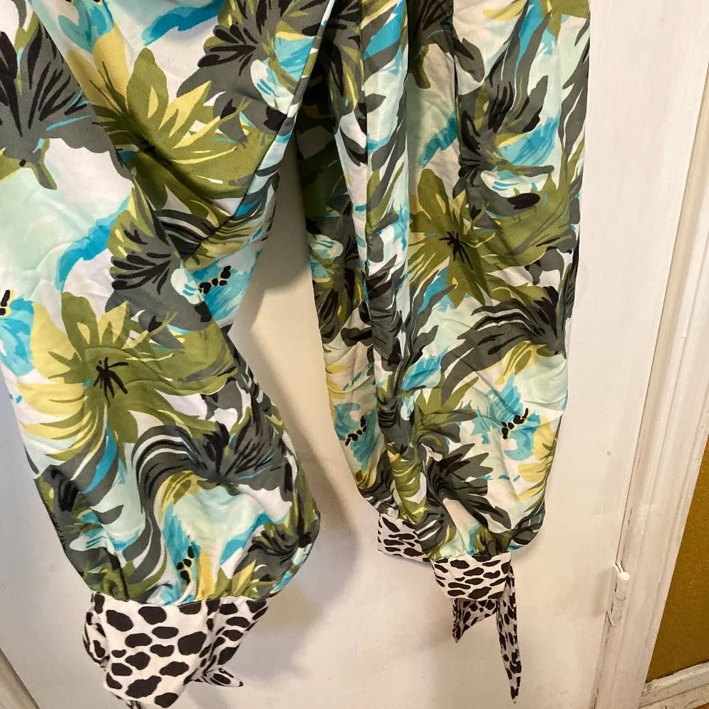 Kendall & Kylie women's size S small lightweight floral animal print jumpsuit - Image 2